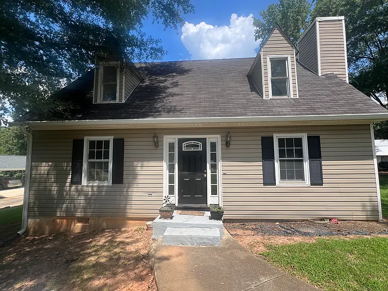 611A Seminole Dr — Photo 3