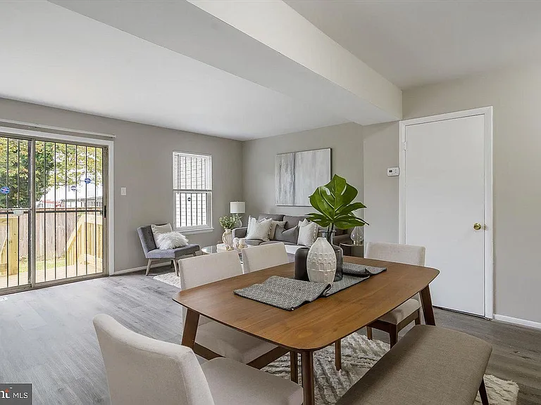 1212 Valley St — Photo 9