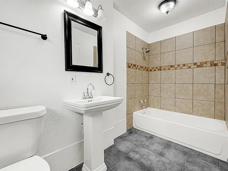 506 Edgebrook Dr — Photo 14