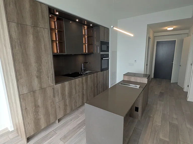 11 Yorkville Ave #5601 — Photo 3