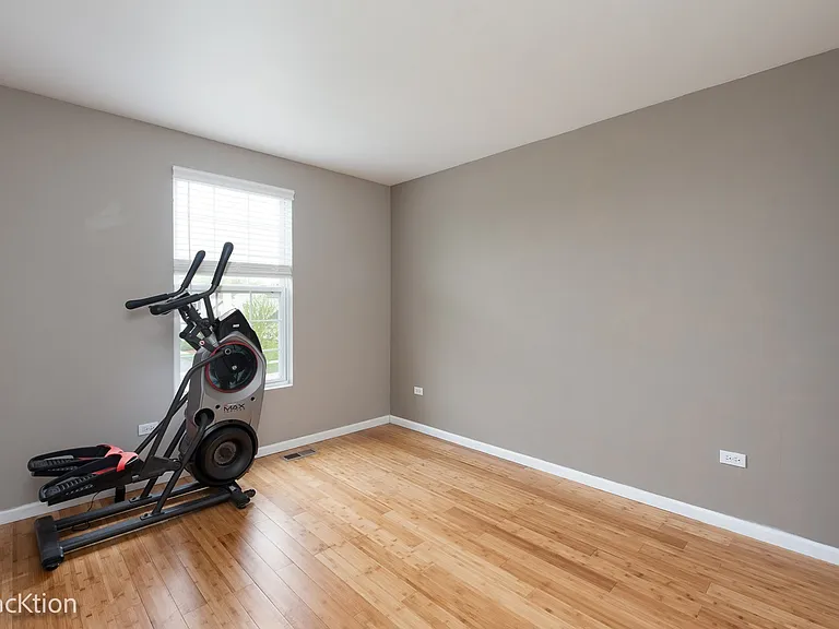 129 Ginkgo St — Photo 11
