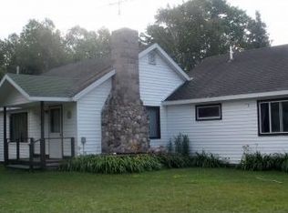 9483 Hiawatha Trl, Naubinway, MI 49762