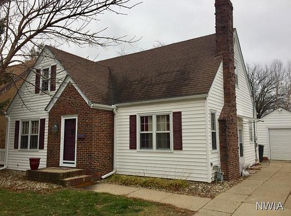 1st image of 110 W Stewart Ave
