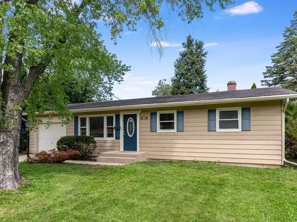 1810 Oak St, St Charles, IL 60174