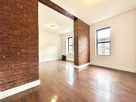 3rd image of 121 La Salle St APT 19