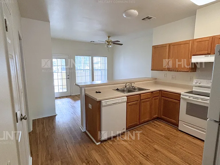 70 Enduring Freedom Pkwy — Photo 4