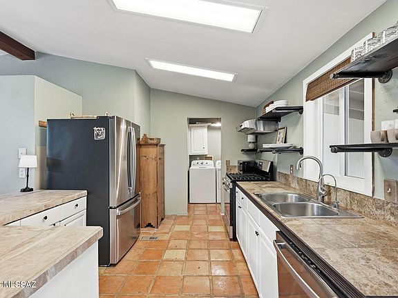 2nd image of 4530 E Edwin Rd