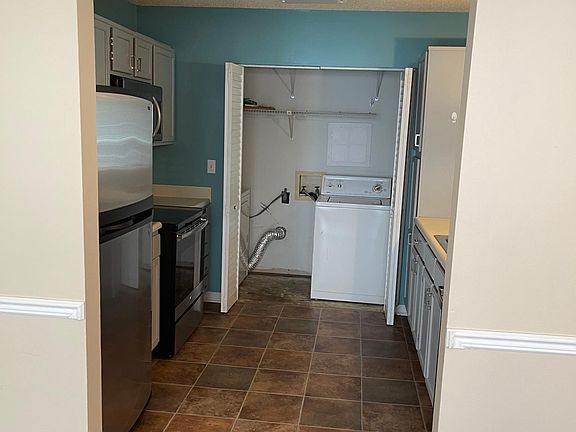 2nd image of 303 Mill Pond Ct SE #303