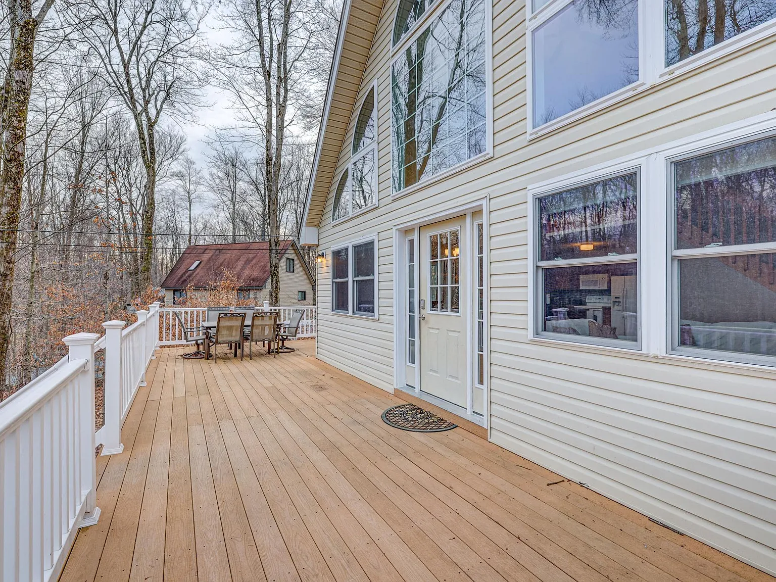 4 bed, 2340 sqft, $3,500 — Photo 3