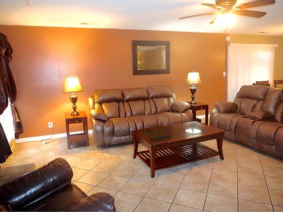 4th image of 2628 Parkway