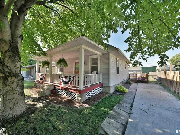209 W Main St, Williamsville, IL 62693