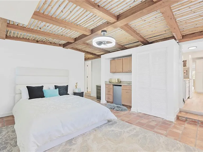 2125 Marina Dr — Photo 24