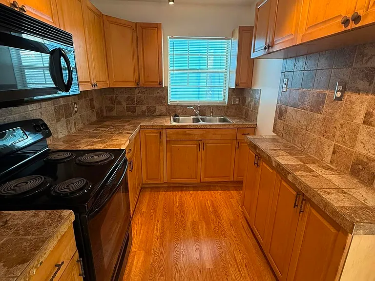 4951 Wedgewood Way #5 — Photo 12