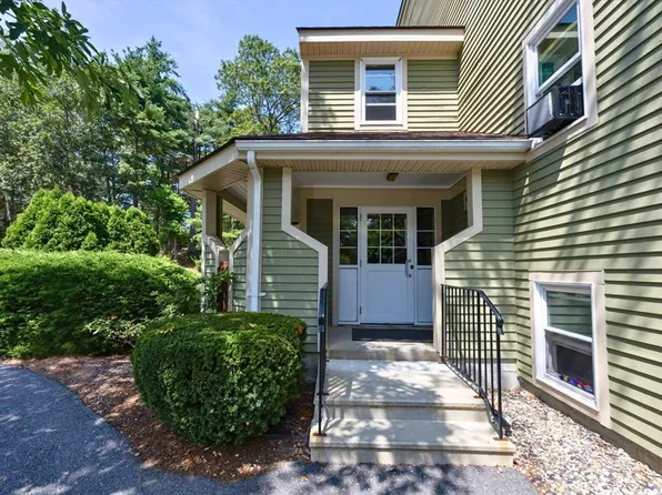 82 Heritage Dr #82, Northbridge, MA 01534