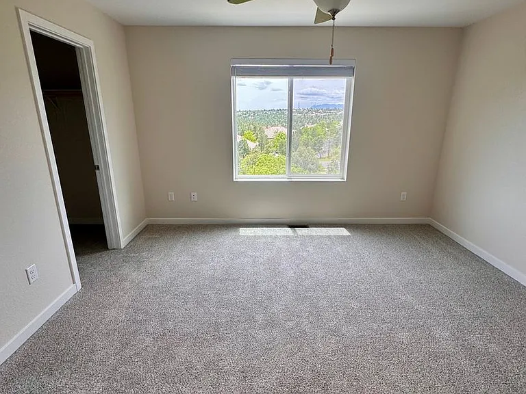 1932 Erin Loop — Photo 14
