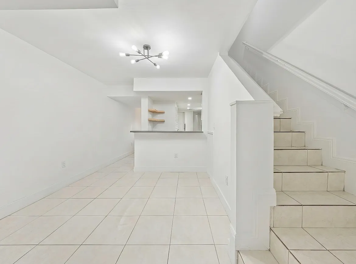 2 bed, 2.5 bath, 1800 sqft, $2,800 — Photo 4