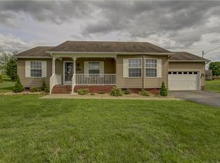 1033 Creekview Dr, Columbia, TN 38401