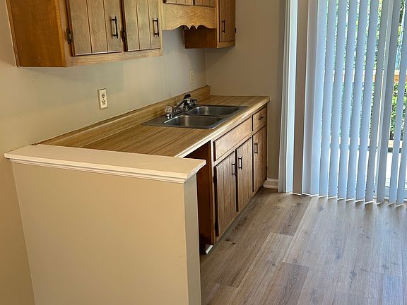 3rd image of 2809 Frontier Ct APT 3