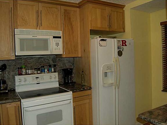 4th image of 251 City View Dr #251