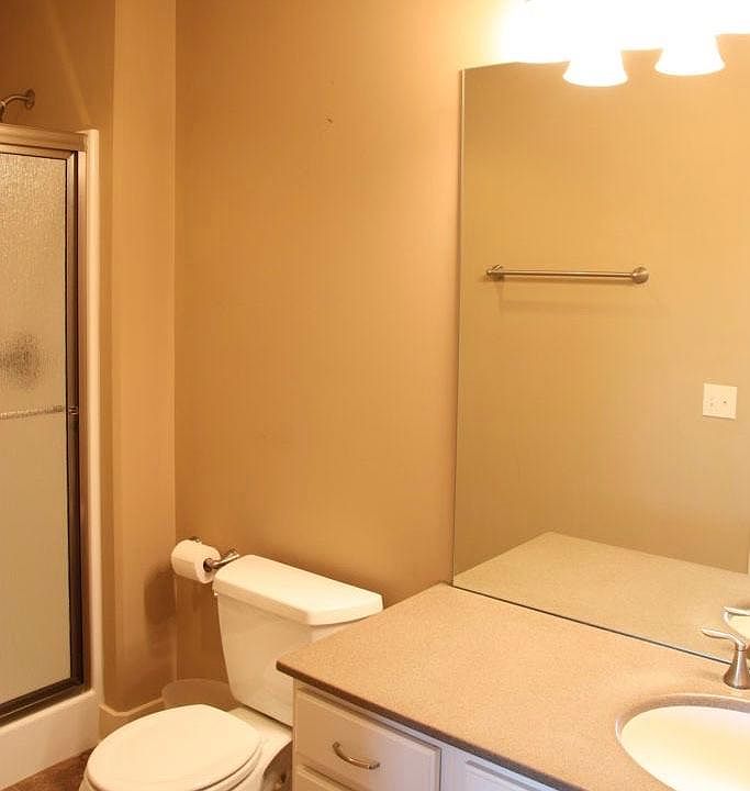 2nd image of 253 Marshall St Floor 1