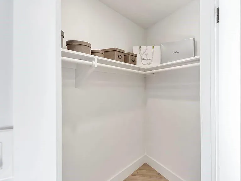 2417 Bayview Dr — Photo 36