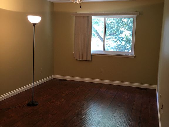 5th image of 8530 Hampshire Dr