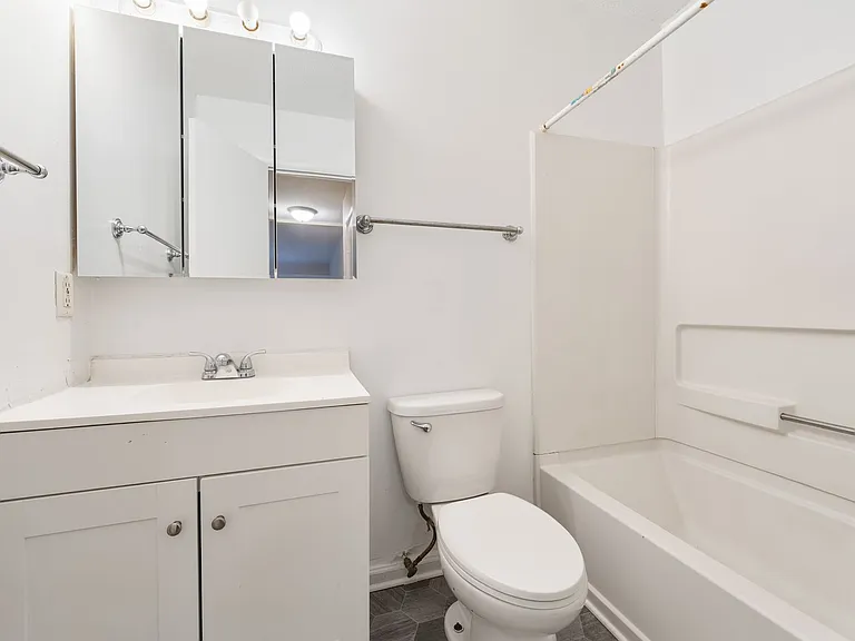 6 Shepherd Ln #D — Photo 12