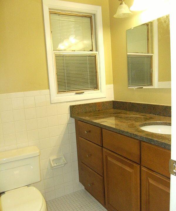 2nd image of 1211 Gunby Ave