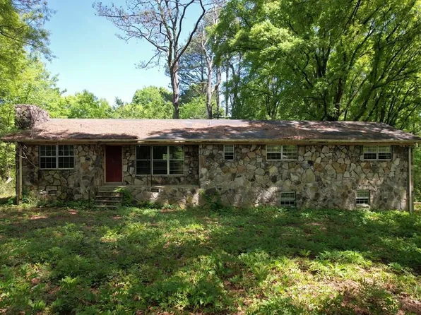 2829 Wells Dr SE, Dalton, GA 30721
