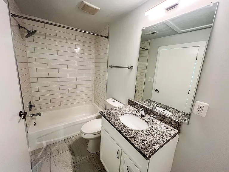 845 Upshur St NW #2B — Photo 8