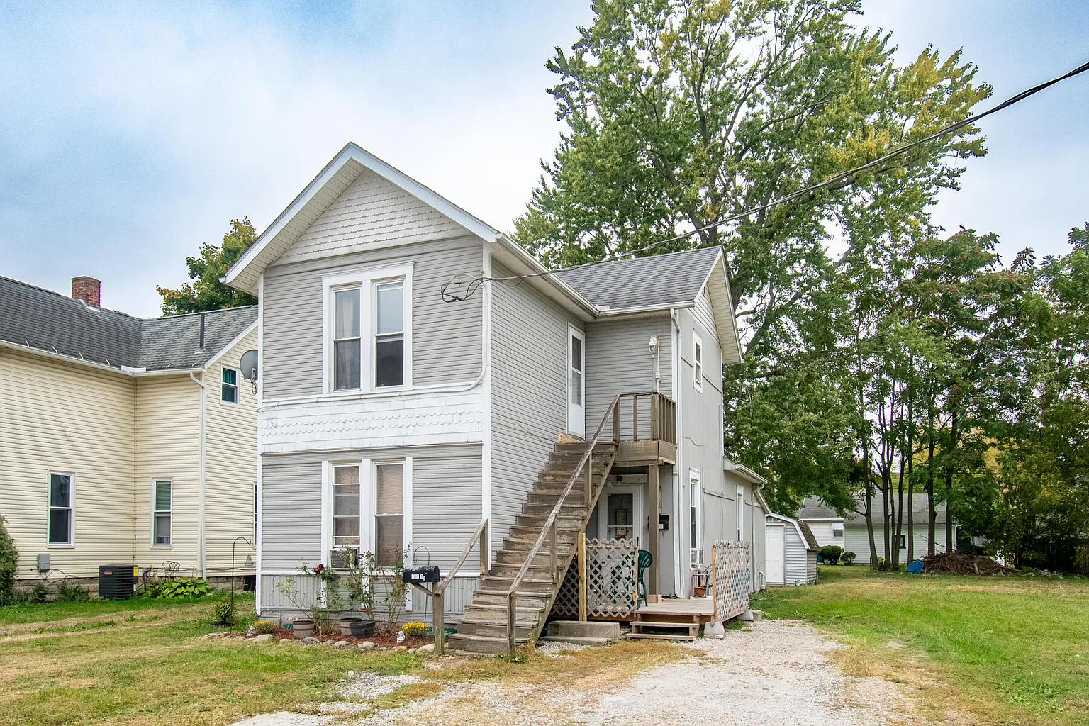 261 Elm St photo 1