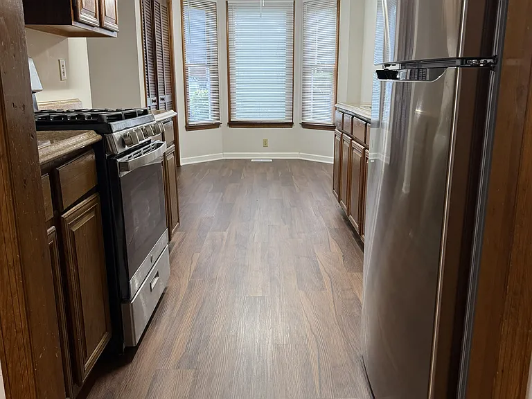 1126 Booth Ct SW — Photo 4