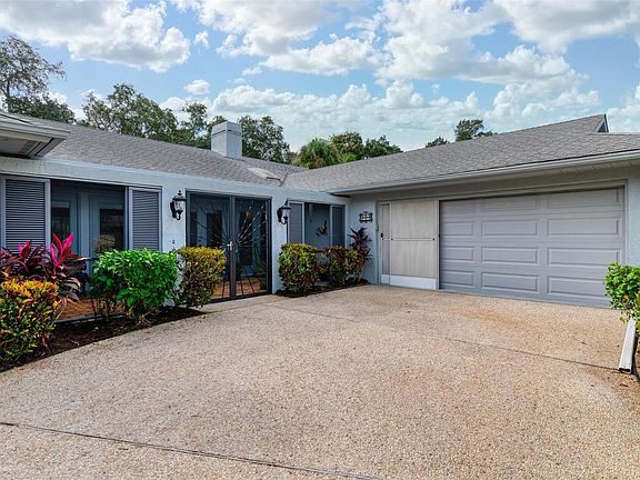 2nd image of 914 S Doral Ln