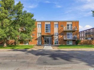 106 104th St W #1, Saskatoon, SK S7N1M8