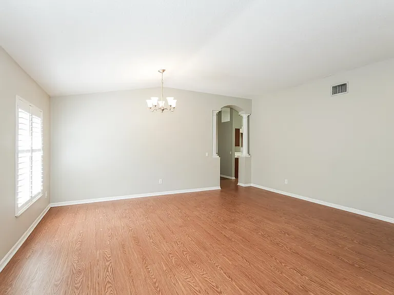 633 Straw Lake Dr — Photo 6