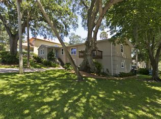 392 7th St, Atlantic Beach, FL 32233