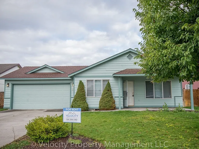 2505 NE 7th Ln — Photo 1