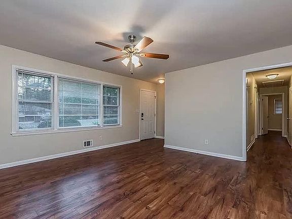3rd image of 643 Elberta Dr