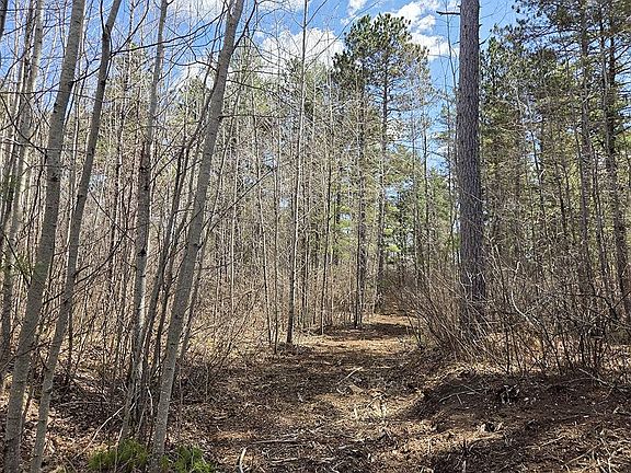 3rd image of 2 Prairie Lake Rd