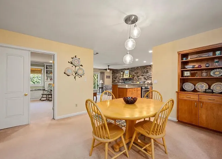 4234 Burrell Way — Photo 10