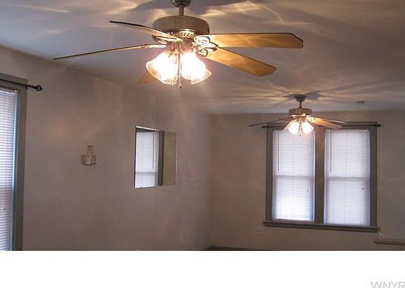 4th image of 117 Duerstein St