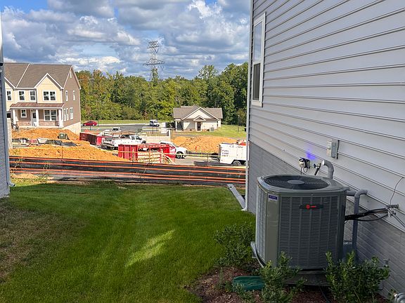 4th image of 9824 Stonehaven Ct