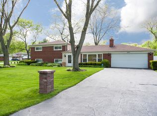 3808 Rugen Rd, Glenview, IL 60025