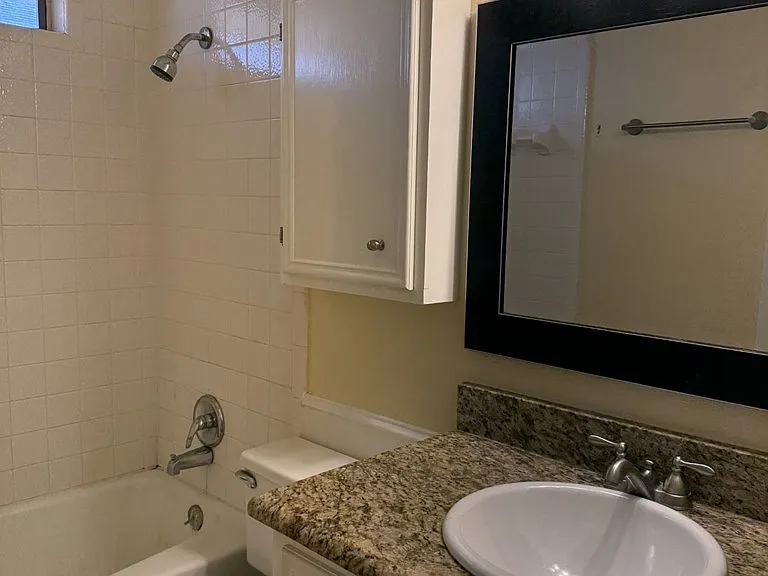 4211 Russell Dr — Photo 20