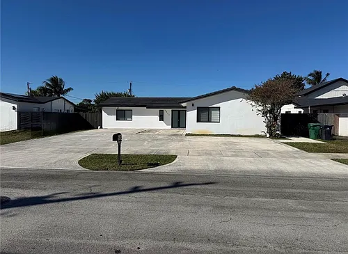 2832 SW 124th Ct Photo 1