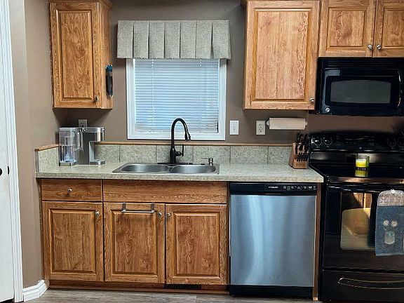 5th image of 10615 88th St #223