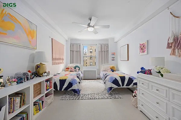 Bedroom, photo 1