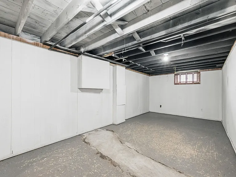 10519 Renfrew Dr — Photo 34