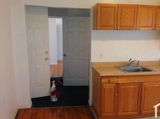 472 Park Ave APT 2, Worcester, MA 01610