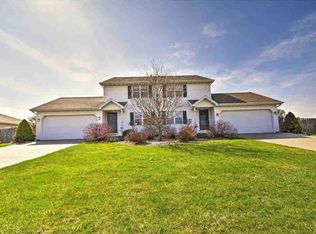 859 Red Hawk Dr, Pulaski, WI 54162